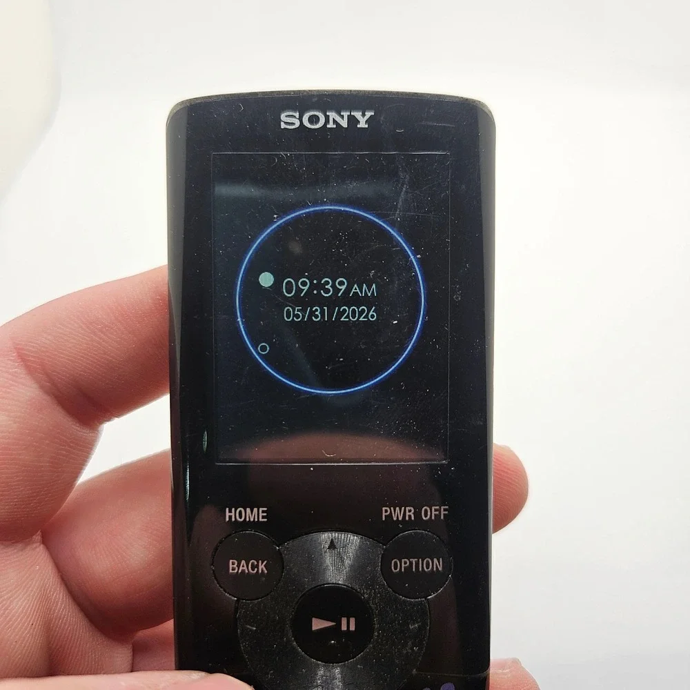 Sony Walkman NWZ-E365 Digital Media Player 16GB Black FM Radio Video Music